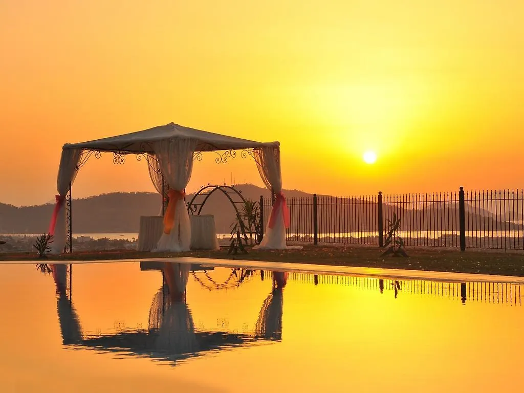 Sundial Hotel & Restaurant