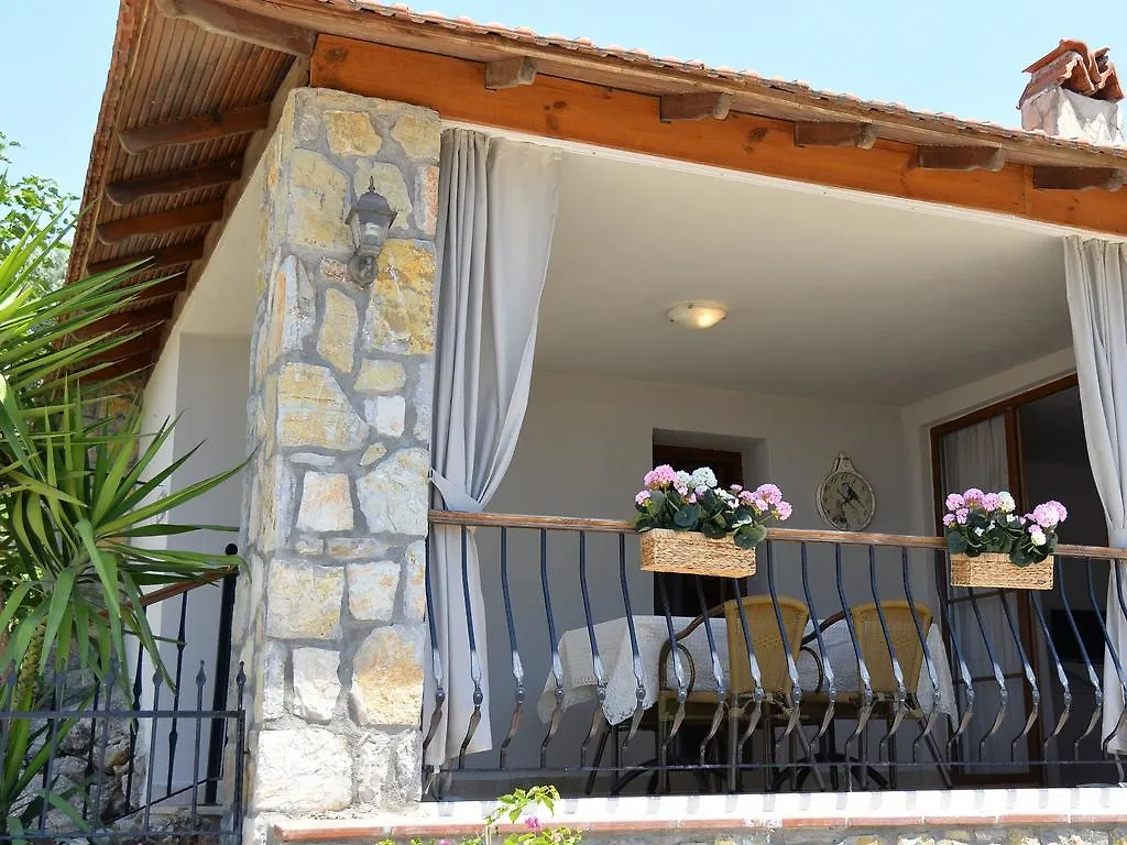 Sundial Hotel & Restaurant