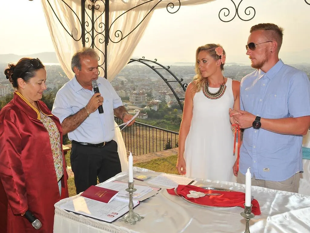 Sundial Hotel & Restaurant