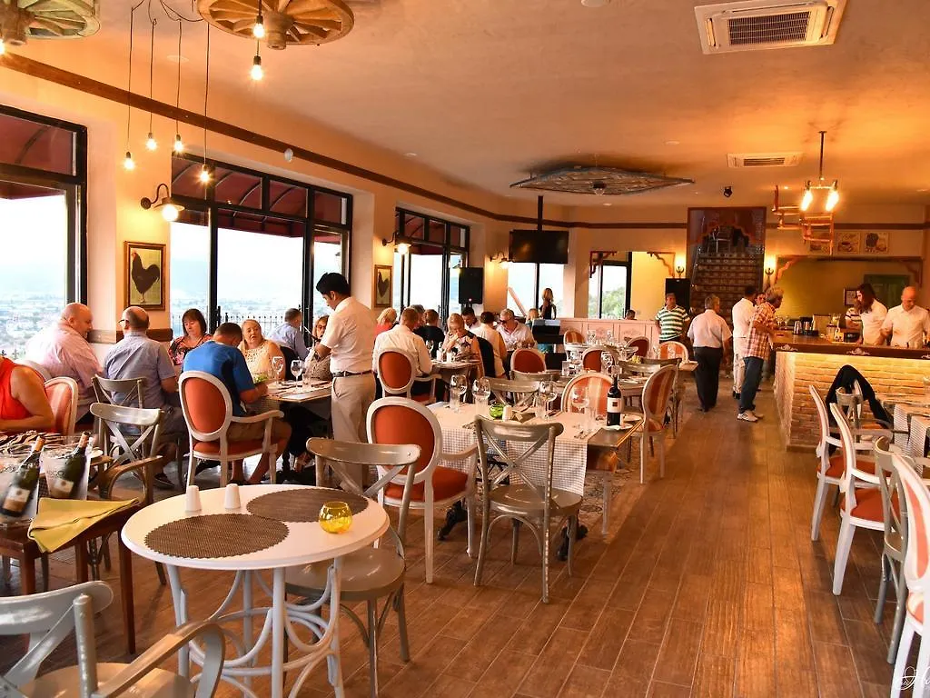 Sundial Hotel & Restaurant